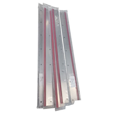 ยืนยันยูวีหมึก Heidelberg Printer Wash Up Blade 605x46x0.5 มิลลิเมตรที่มี 7 หลุมสําหรับ SM52 PM52